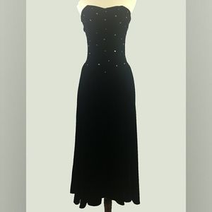 Positively Ellyn Long Black Velvet Vintage Dress